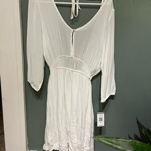 Elegant White Backless Dress